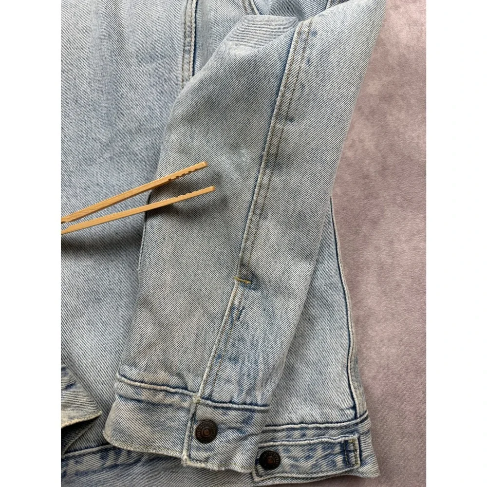 Levis Premium Mens M Sherpa Lined Denim Trucker Jacket Light Wash Blue Casual